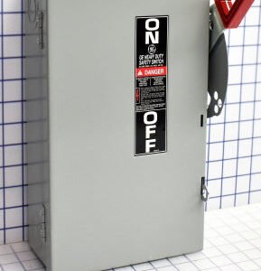 TH3361 - GE 30 Amp Disconnect and Safety Switch